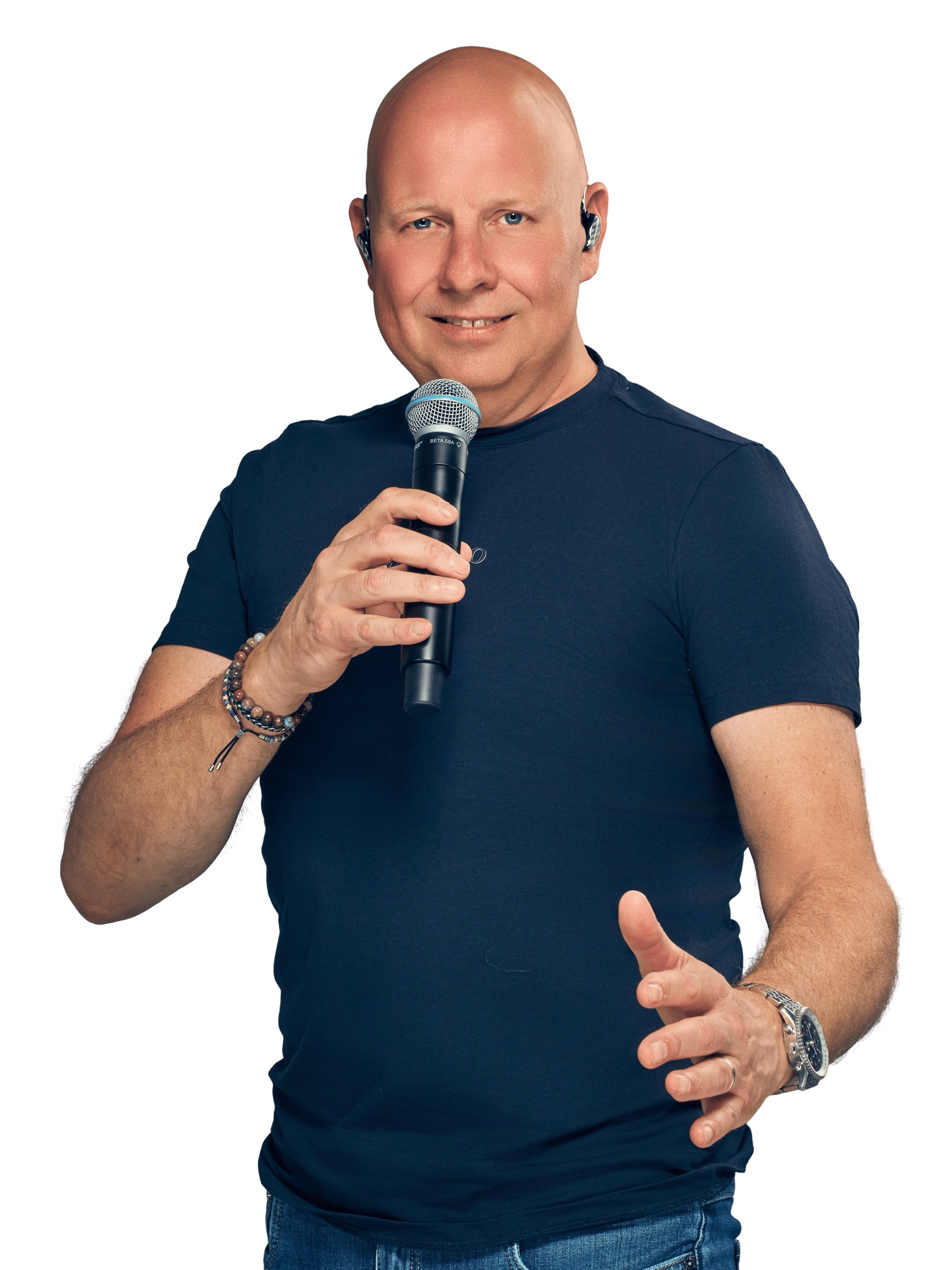 Man met microfoon in donker shirt, zanger en artiest, professioneel portret — Stefan Segers Fotografie